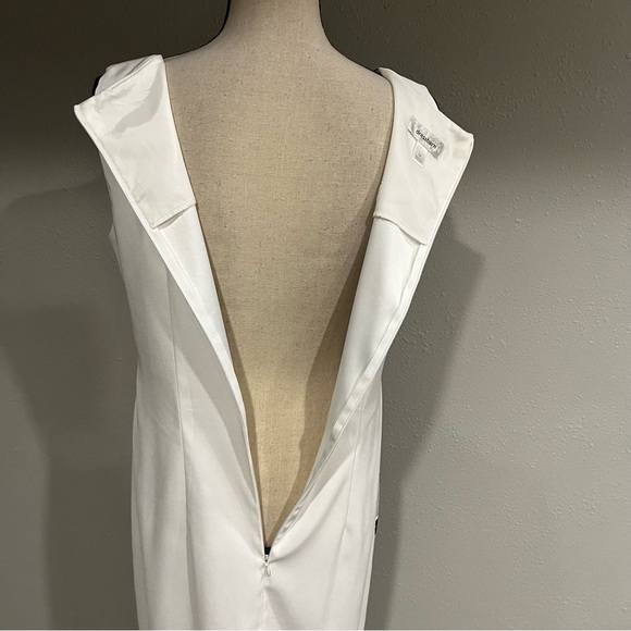 Sleeveless floral knee length dress - Picture 8 of 14